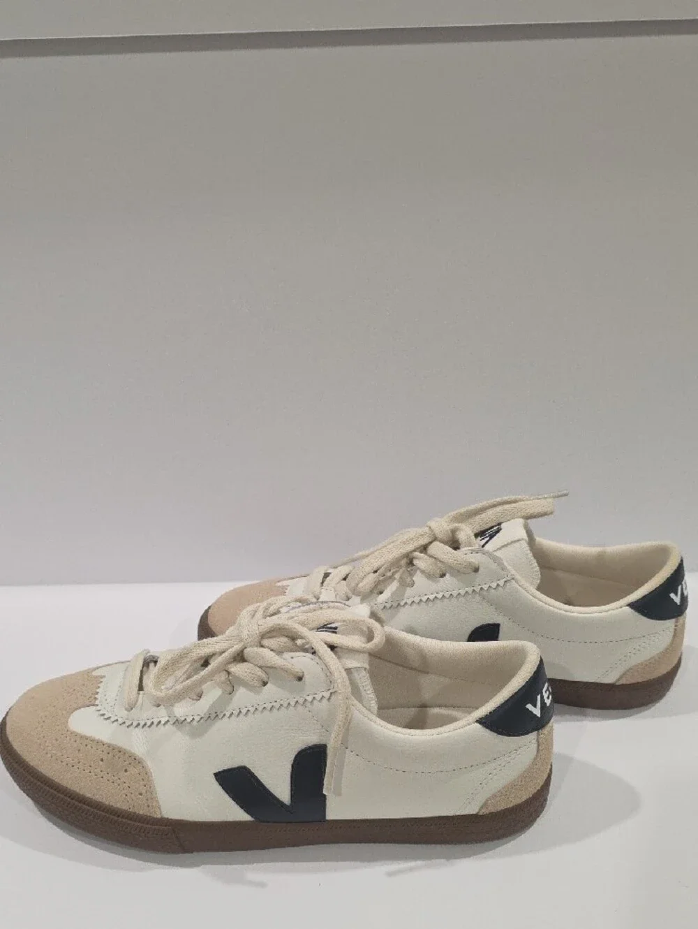 VEJA Womens VOLLEY O.T. White NAUTICO Bark Sz 38/ 7